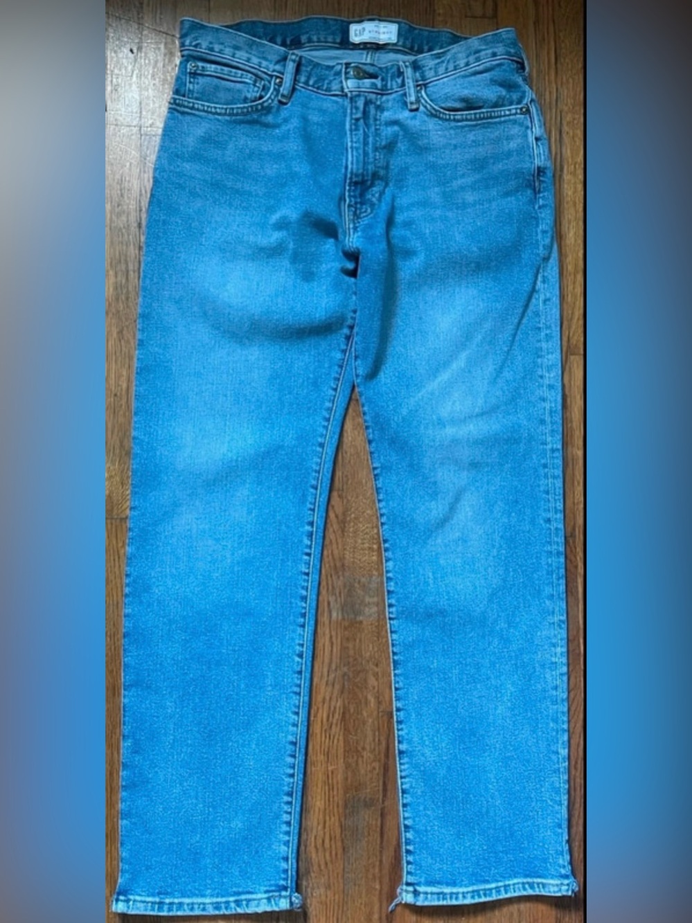 Gap Men's Light Wash Straight Jeans 32/30
